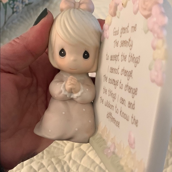 Precious Moments Cream/Pink Decorative Plaque w/Roses. Serenity Prayer Girl - Picture 2 of 5